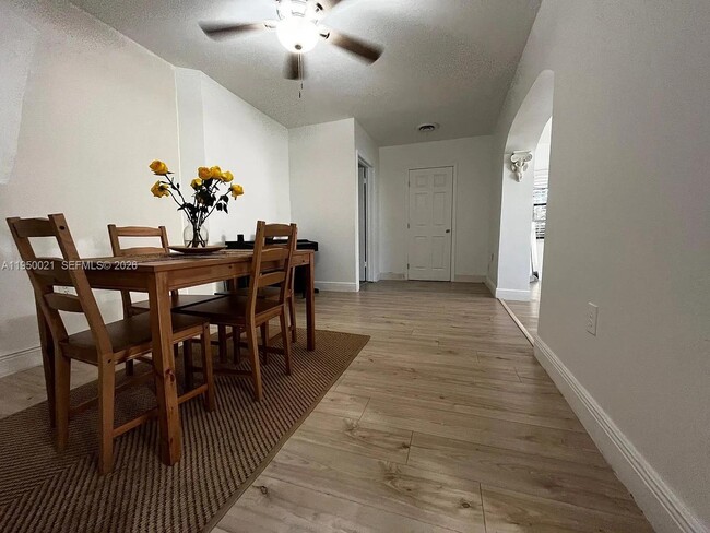 Building Photo - 2049 SW 60th Ct