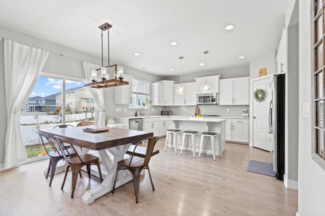 Building Photo - Beautiful home for rent!