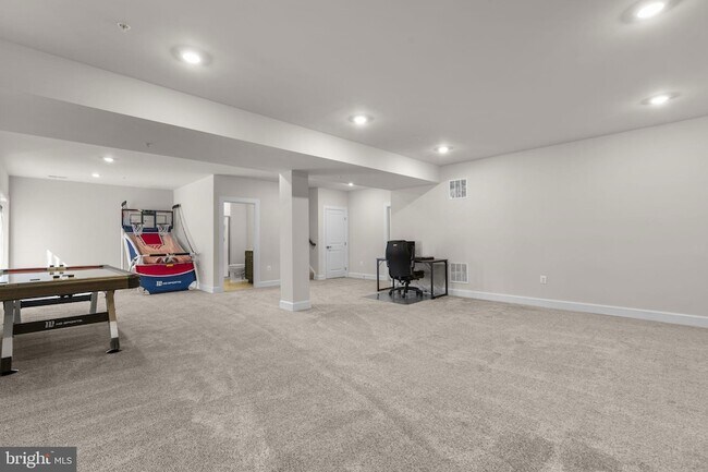 Building Photo - 8417 Bald Eagle Ct