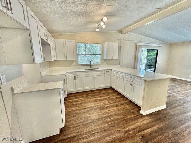 Building Photo - 1252 Henderson Creek Dr