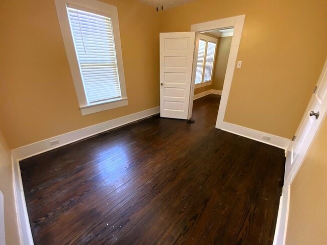 Building Photo - Adorable 2 bedroom house for rent in Downtown LC
