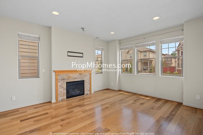 Building Photo - Four Bedroom Home in King City!