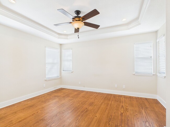 Building Photo - Adorable Bunglow