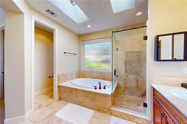 Building Photo - 5595 Tanbark Ct