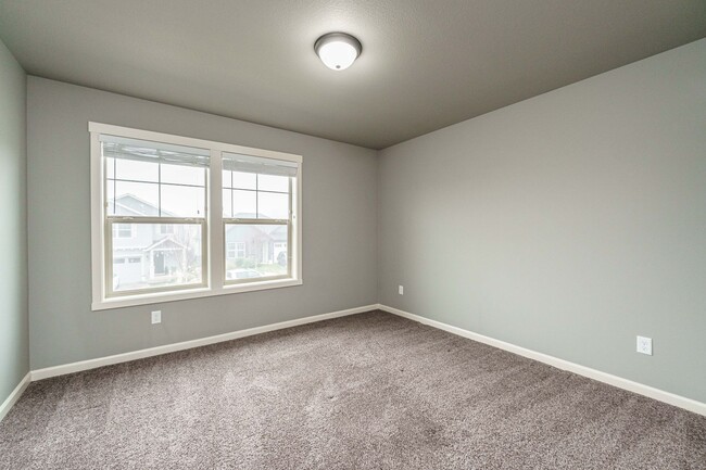 Building Photo - Stunning Salmon Creek Gem for Rent! - 3 Be...