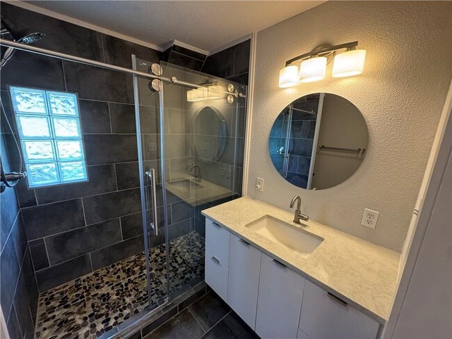 Building Photo - 320 S Washington Ave