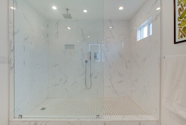 Building Photo - 12945 Welby Way