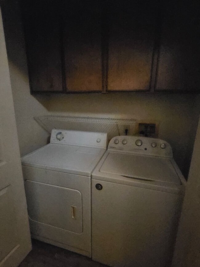 Building Photo - Spacious 3 Bedroom, 2.5 Bath Townhome in Wi Wuk, CA