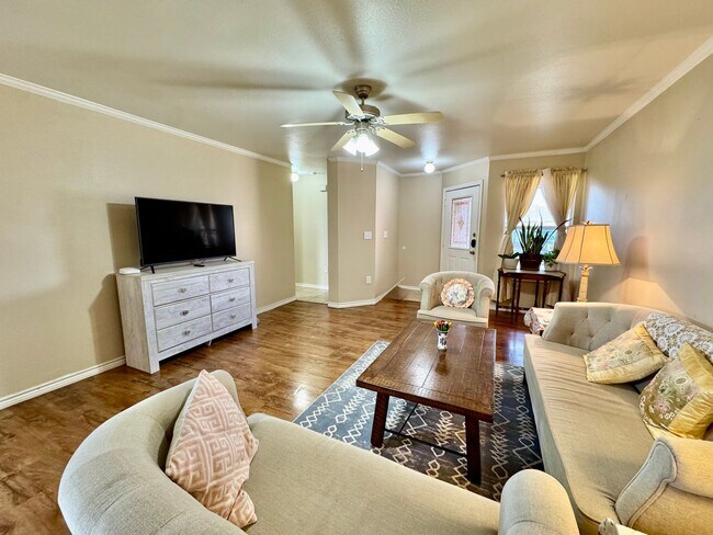 Building Photo - 602 N Bangor Ave