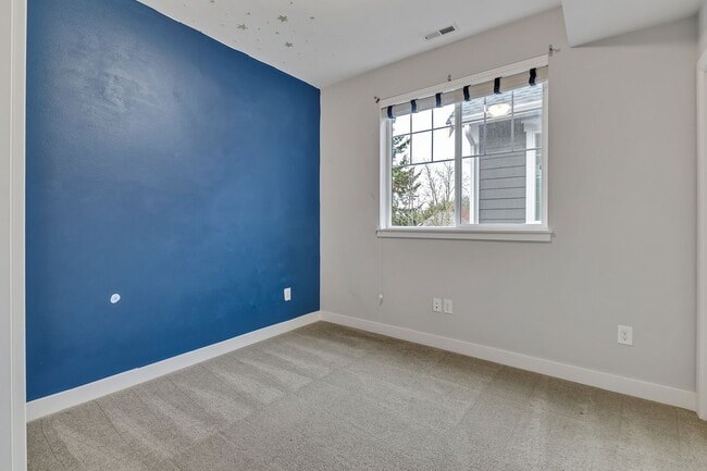 Building Photo - Sophisticated and Luxurious