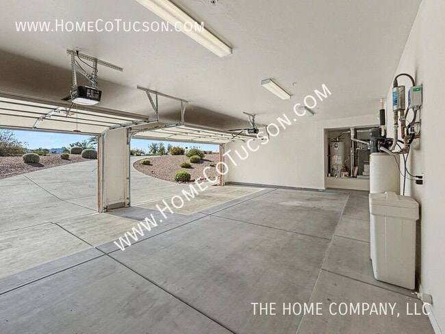Building Photo - 5544 N Palo Verde Vista Pl