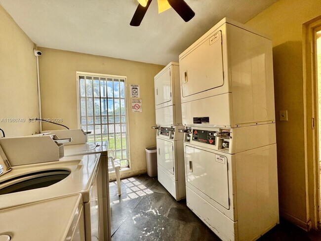 Building Photo - 1051 SW 1st St