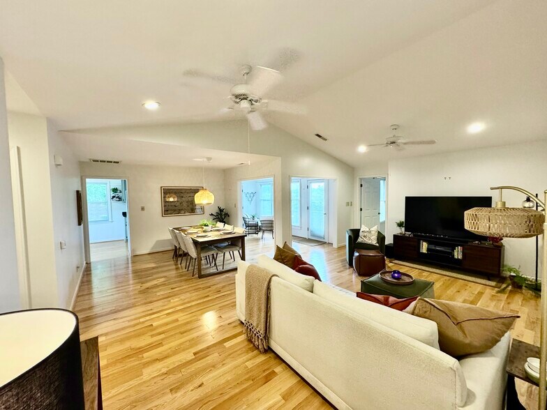 Building Photo - 1 Hillington Pl