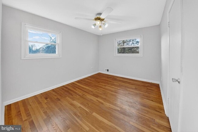 Building Photo - 2890 Balmoral Dr