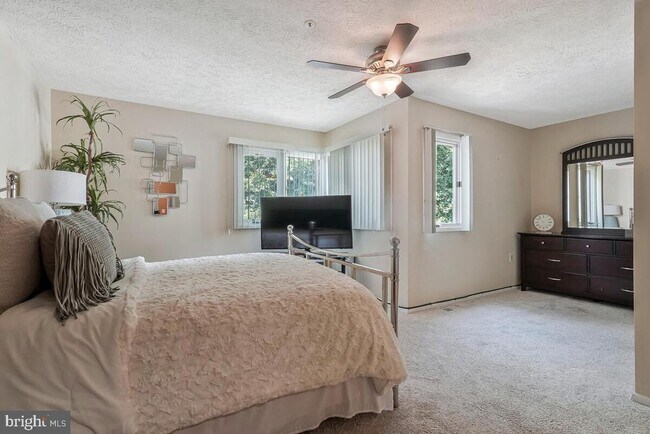 Building Photo - 4660 Winterberry Ln