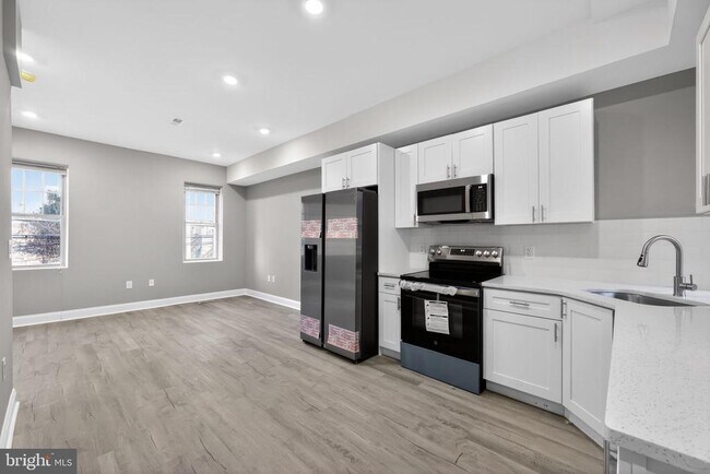 Building Photo - 1208 W Dauphin St