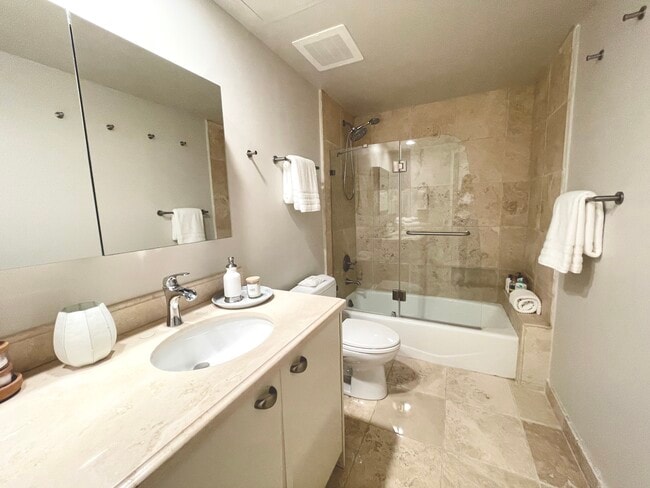 Guest Bath #2 - 333 Las Olas Way