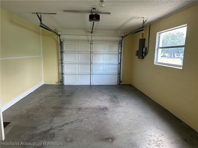 Building Photo - 3715 Castile Ave