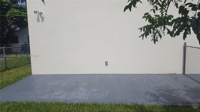 Building Photo - 1029 SW 11th Ave
