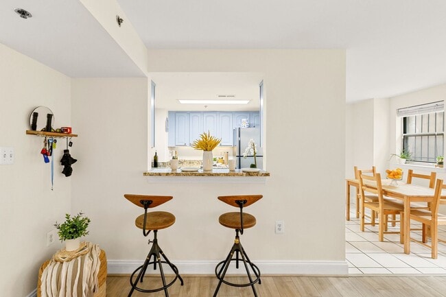 Building Photo - Spacious & Conveniently Located 2br/2ba on U St Corridor!