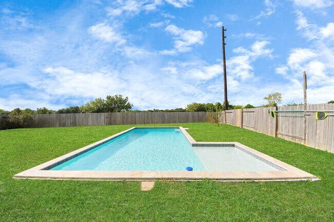 Building Photo - 2931 Palm Oaks Trail