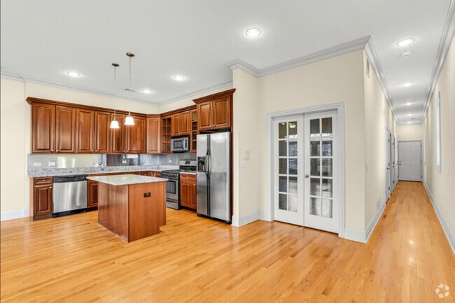 Building Photo - 2358 N Damen Ave