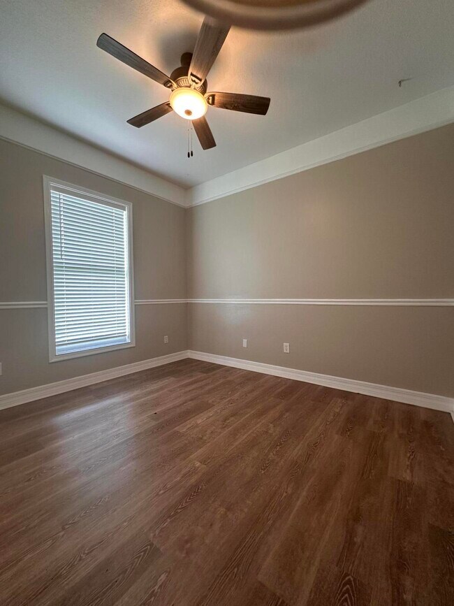 Building Photo - 1326 SW Briarwood Dr