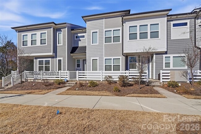 Building Photo - 423 Vinroot Aly