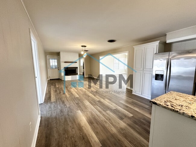 Building Photo - 1104 Hilton St