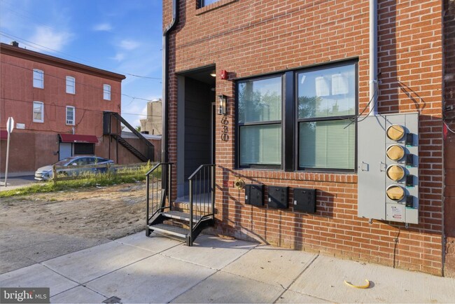 Building Photo - 630 W Cumberland St