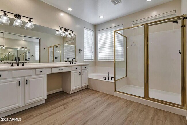 Building Photo - 6132 W Morrow Dr