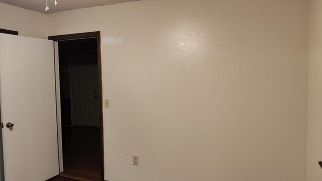 Building Photo - 2706 5th Ave