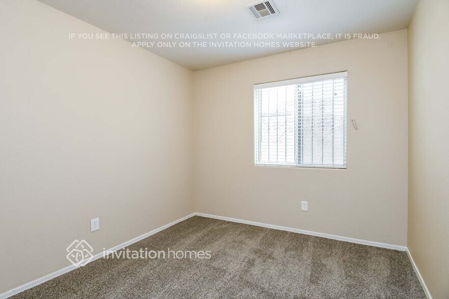 Building Photo - 2143 W Roeser Rd