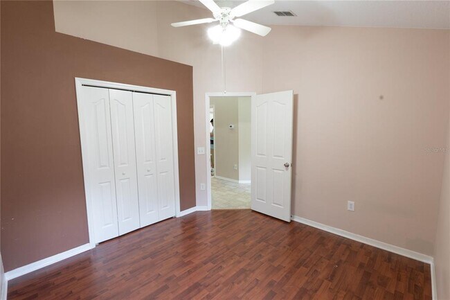 Building Photo - 16505 Lake Heather Dr