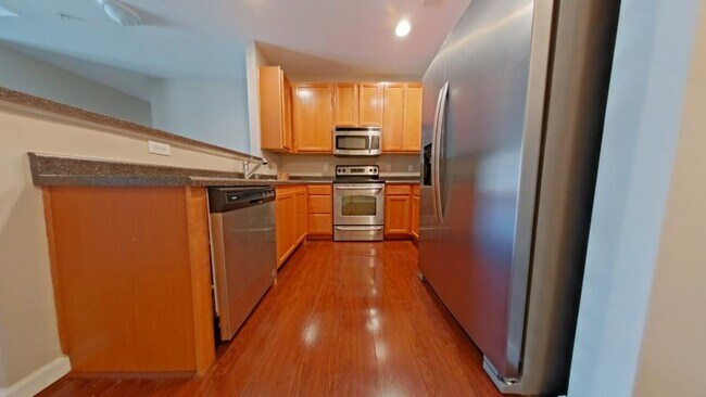 Building Photo - 7108 W Friendly Ave