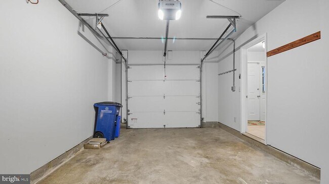 Building Photo - 15526 Owens Glen Terrace