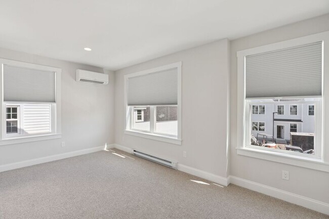 Building Photo - 3 Hoxton Ln