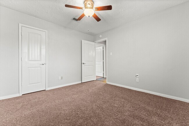 Building Photo - 12730 Lake Conroe Hills Dr