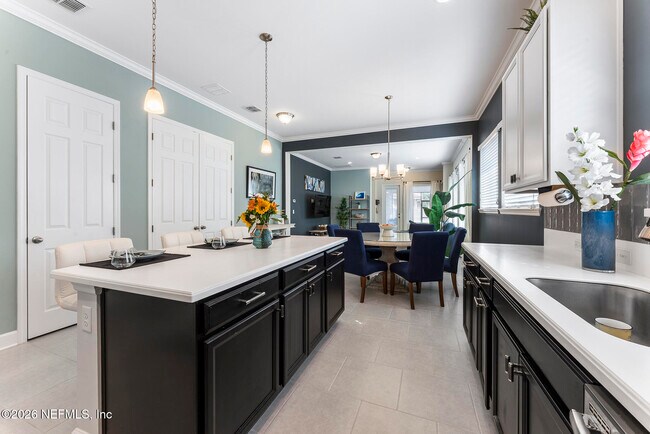 Building Photo - 39 Woodmere Ln