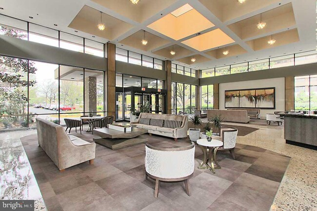 Building Photo - 3713 S George Mason Dr