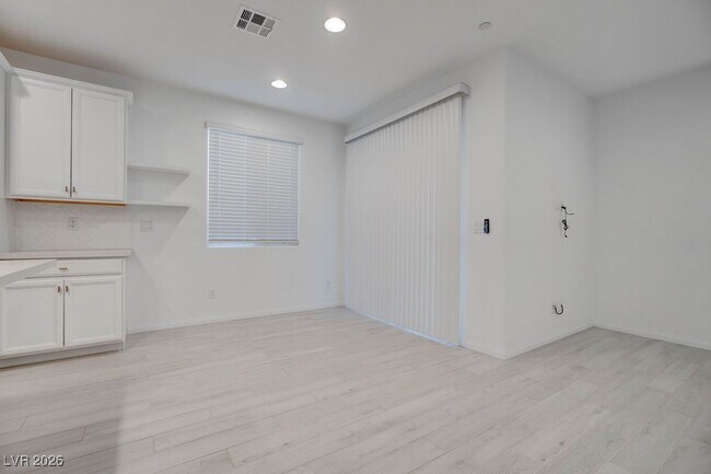 Building Photo - 111 Balsam Leaf Ct