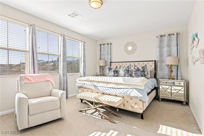 Building Photo - 10331 Western Pine Ave