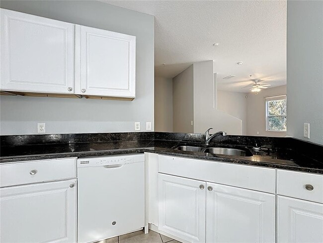 Building Photo - 1500 Broken Oak Dr