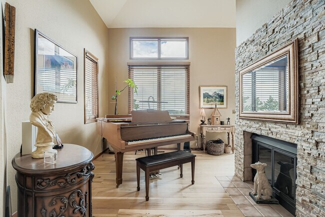 Building Photo - 776 Chimney Creek Dr