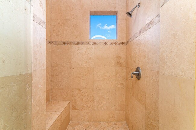 Building Photo - 580 Admirals Way