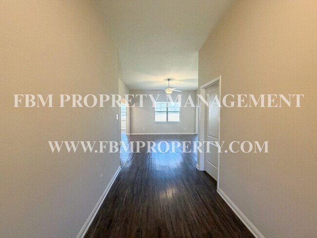 Building Photo - 5412 Persimmon Dr