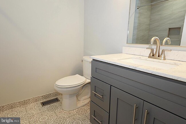 Building Photo - 49 5 Crown Royal Cir