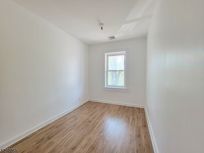 Building Photo - 551 Franklin Ave