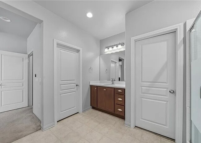 Building Photo - 40580 Sunflower Rd