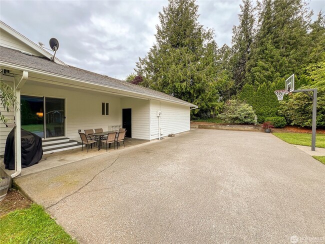 Building Photo - 5 bed 3 bath located in the heart of lynden